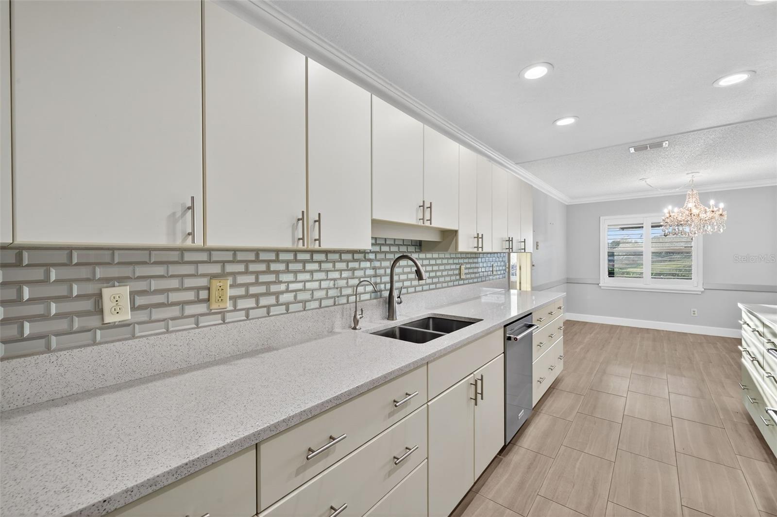 Image 13 of 25 For 2509 Locksley Street 237