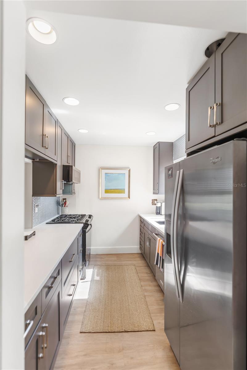 Image 14 of 65 For 4767 Village Gardens Drive 94