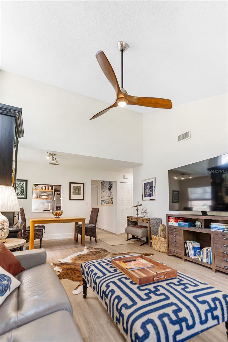 Image 15 of 65 For 4767 Village Gardens Drive 94