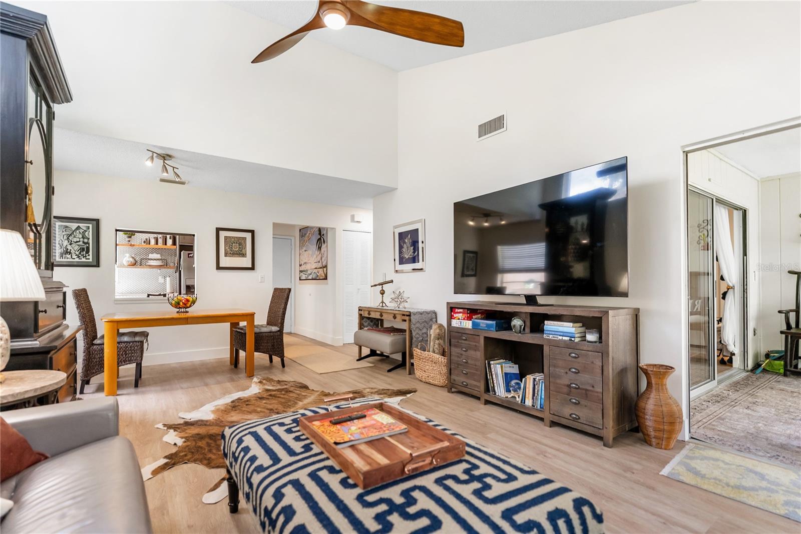 Image 16 of 65 For 4767 Village Gardens Drive 94