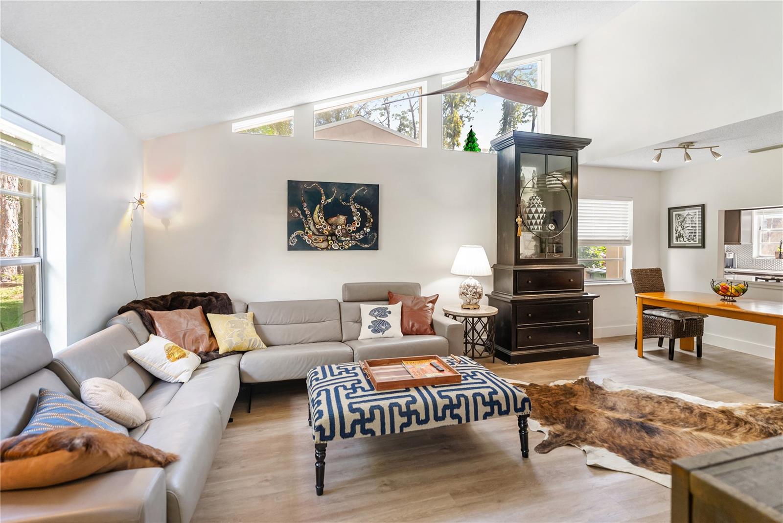 Image 18 of 65 For 4767 Village Gardens Drive 94