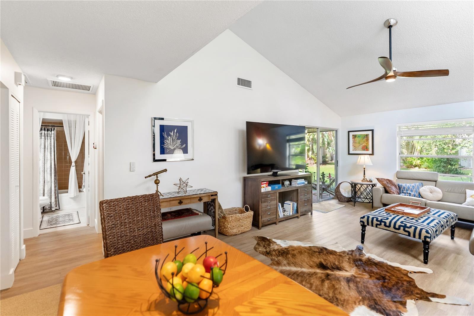 Image 20 of 65 For 4767 Village Gardens Drive 94