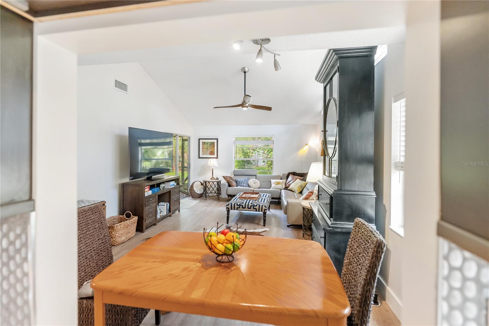 Image 27 of 65 For 4767 Village Gardens Drive 94