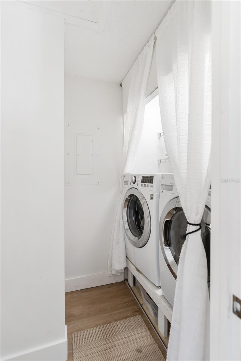 Image 32 of 65 For 4767 Village Gardens Drive 94