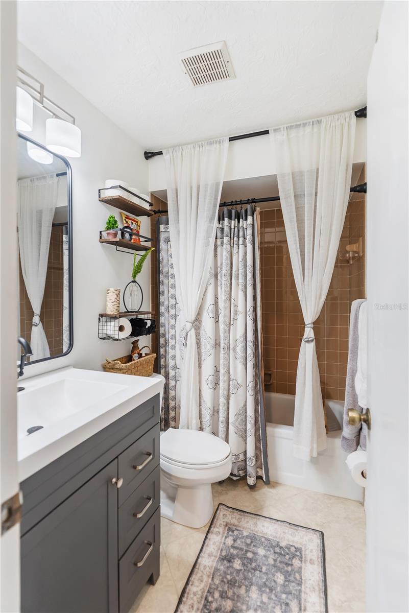 Image 33 of 65 For 4767 Village Gardens Drive 94