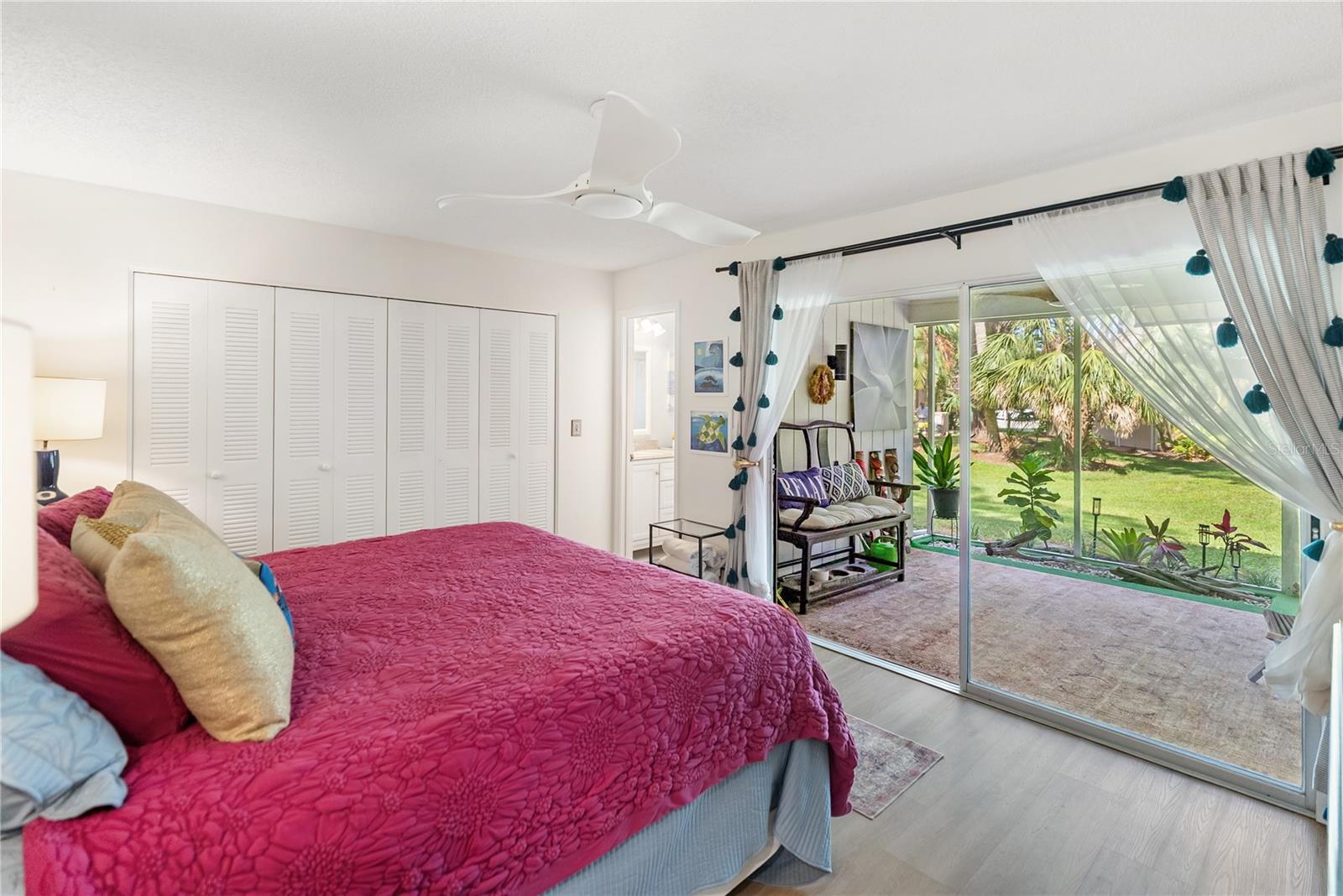 Image 38 of 65 For 4767 Village Gardens Drive 94