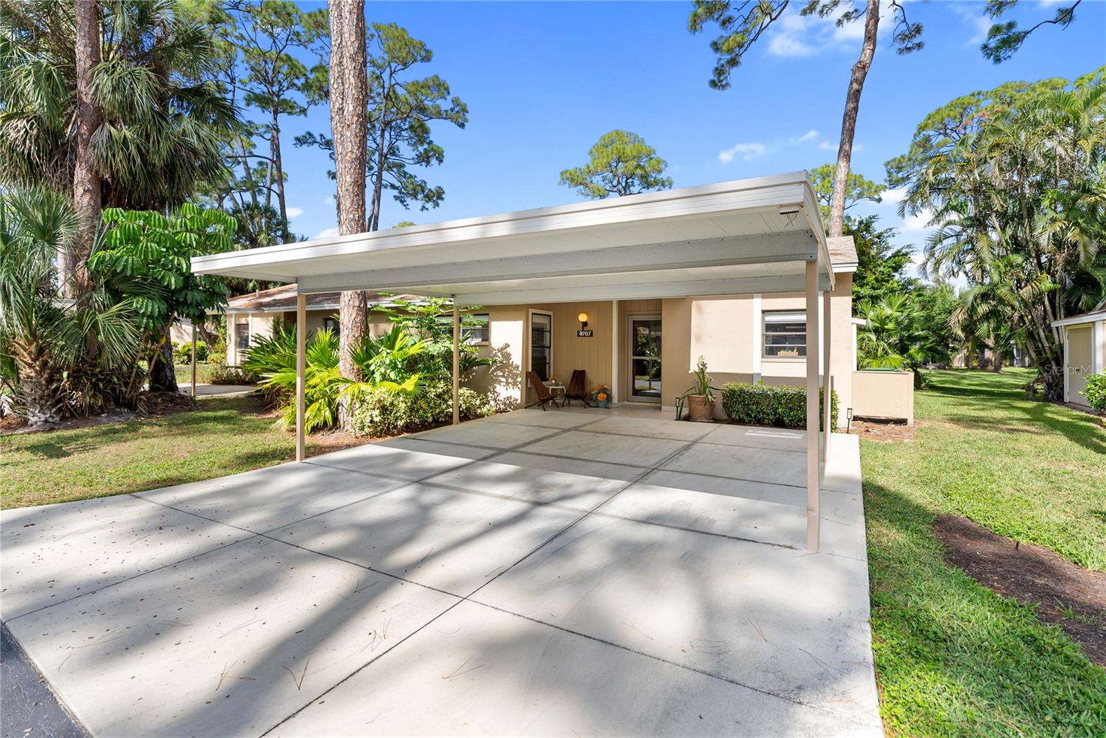 Image 5 of 65 For 4767 Village Gardens Drive 94