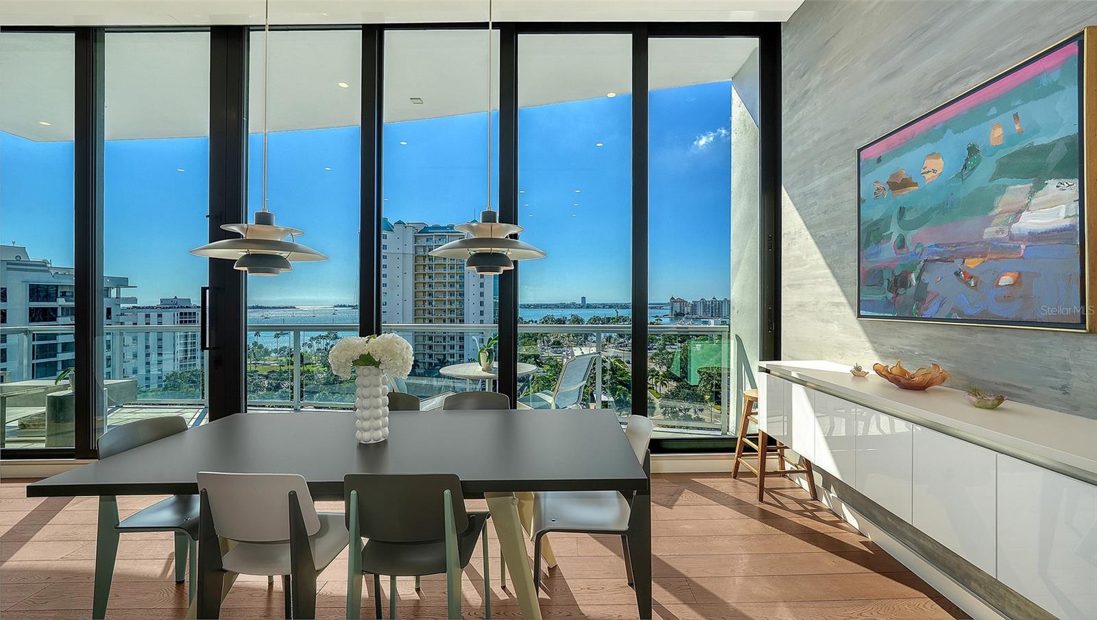 Image 10 of 59 For 300 Pineapple Avenue 902