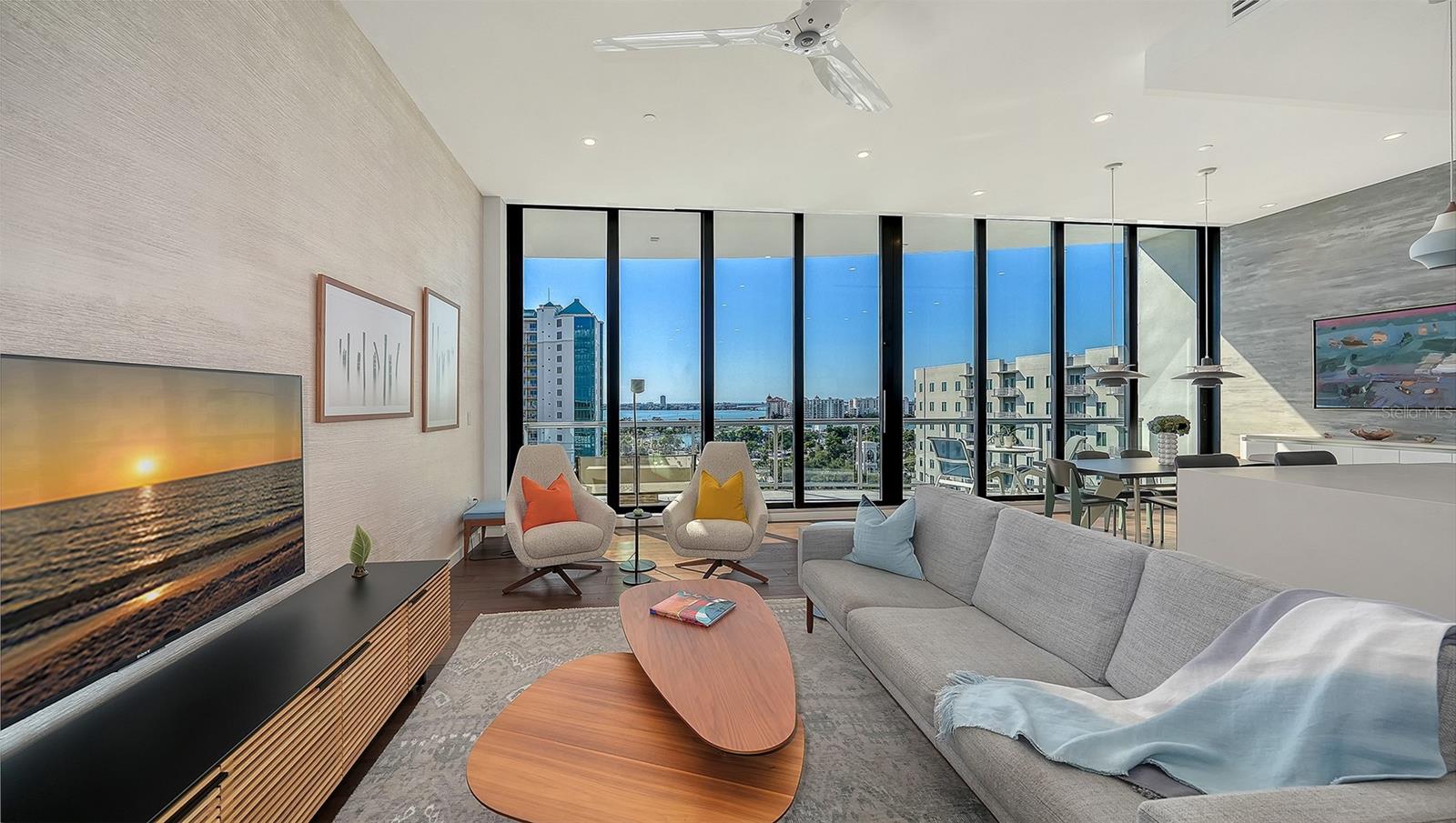 Image 13 of 59 For 300 Pineapple Avenue 902