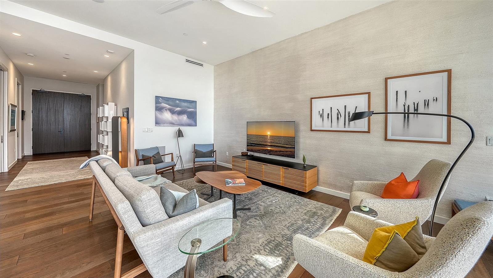 Image 16 of 59 For 300 Pineapple Avenue 902