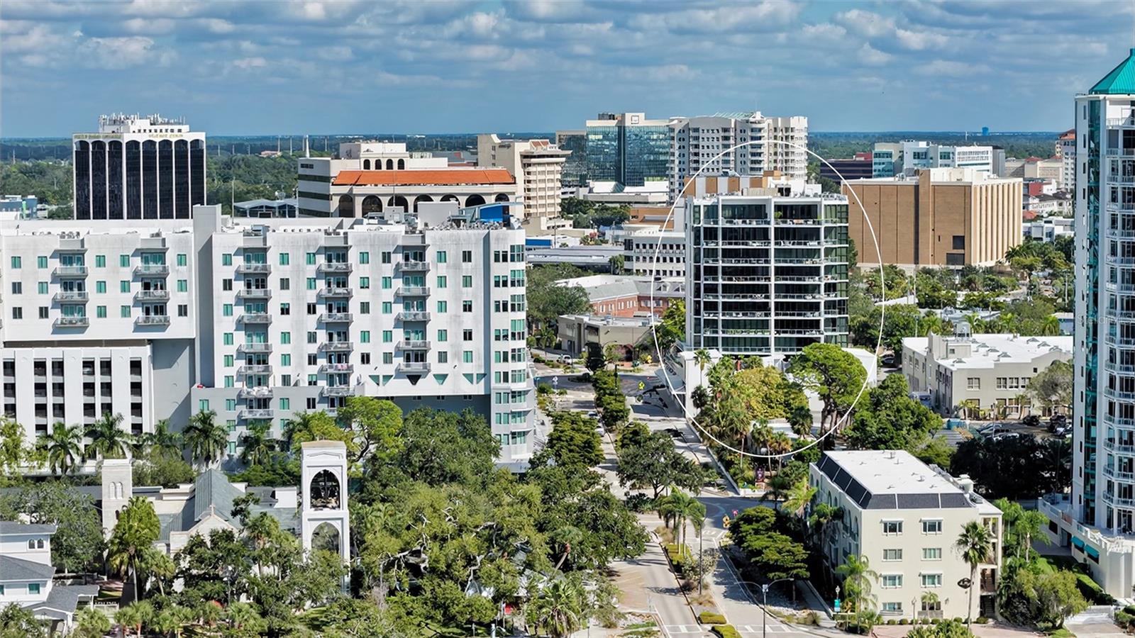 Image 2 of 59 For 300 Pineapple Avenue 902