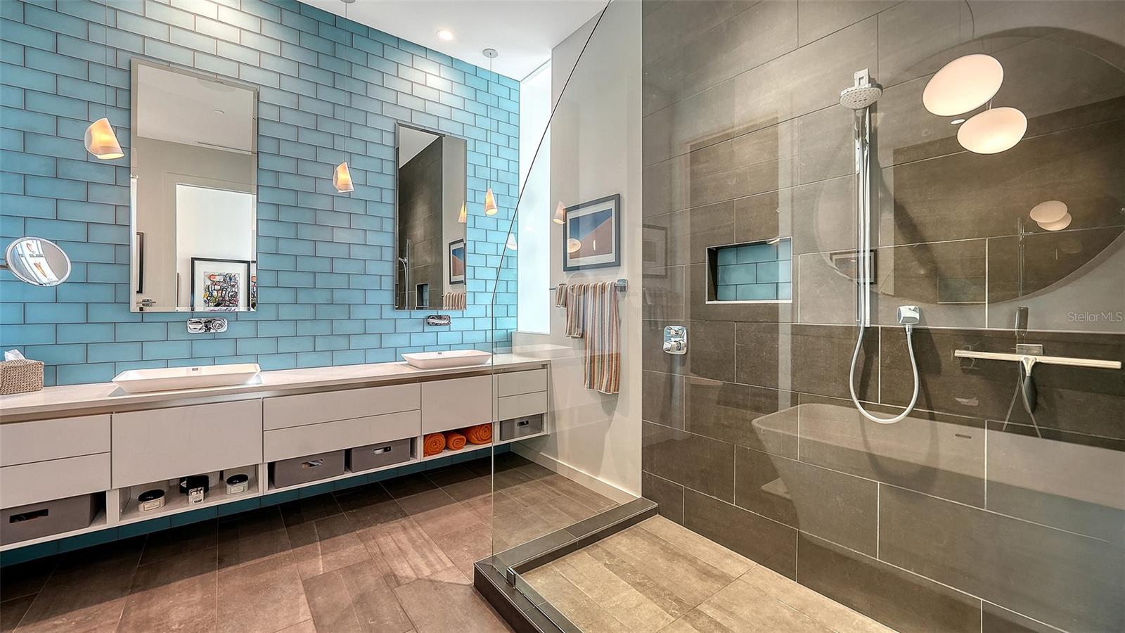 Image 34 of 59 For 300 Pineapple Avenue 902