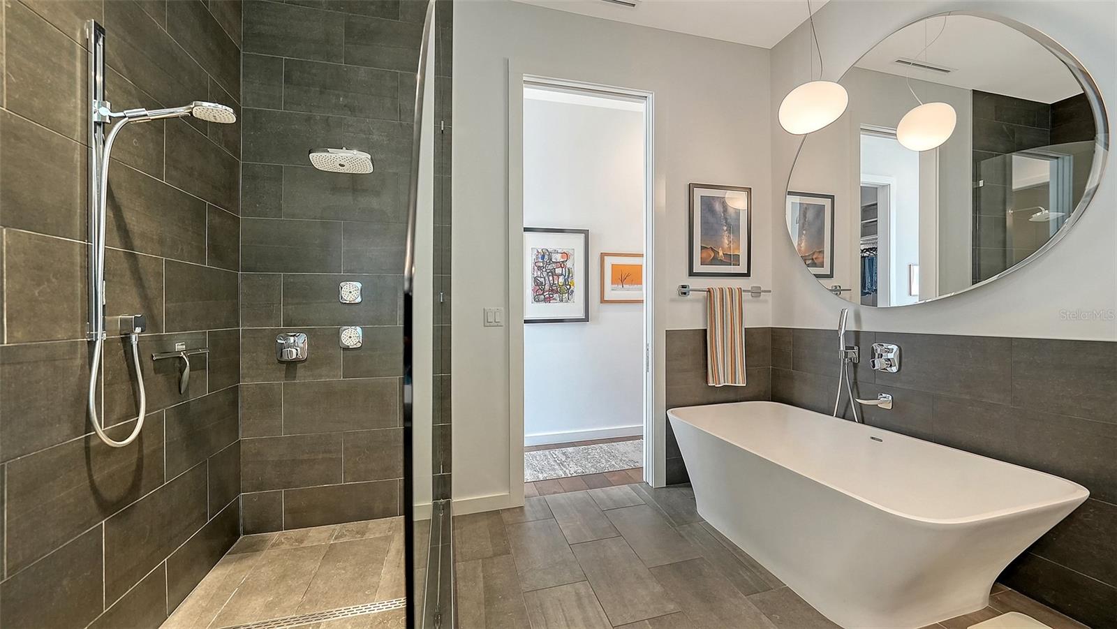 Image 36 of 59 For 300 Pineapple Avenue 902