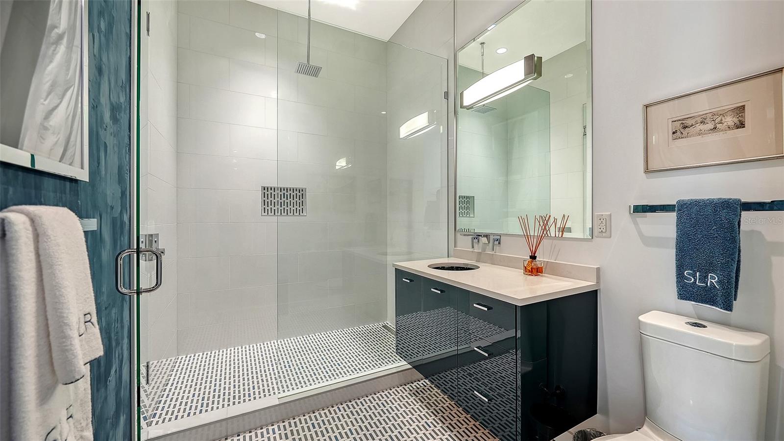 Image 40 of 59 For 300 Pineapple Avenue 902