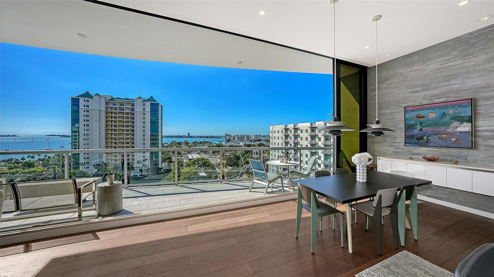 Image 6 of 59 For 300 Pineapple Avenue 902