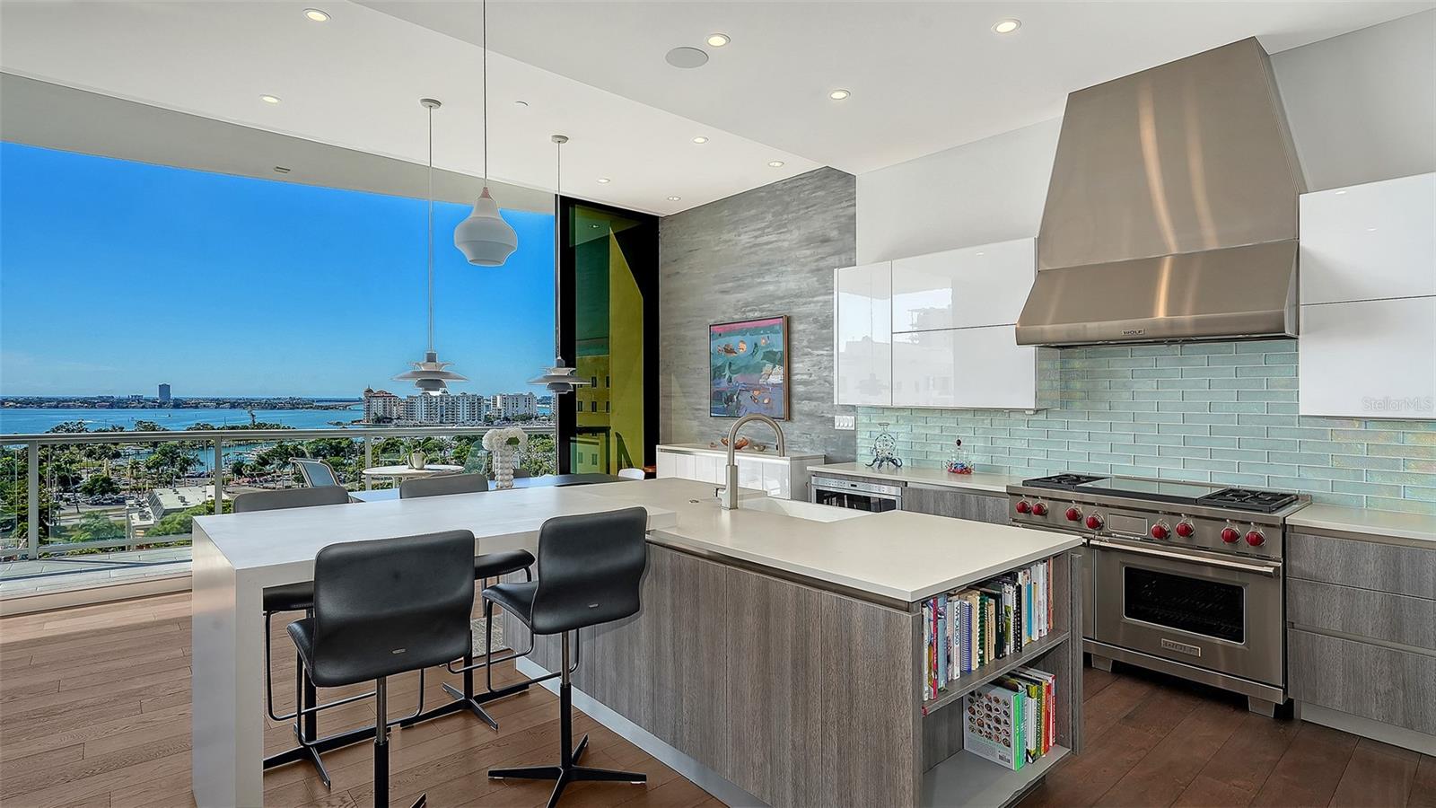 Image 8 of 59 For 300 Pineapple Avenue 902