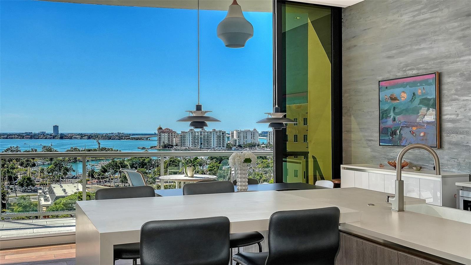 Image 9 of 59 For 300 Pineapple Avenue 902