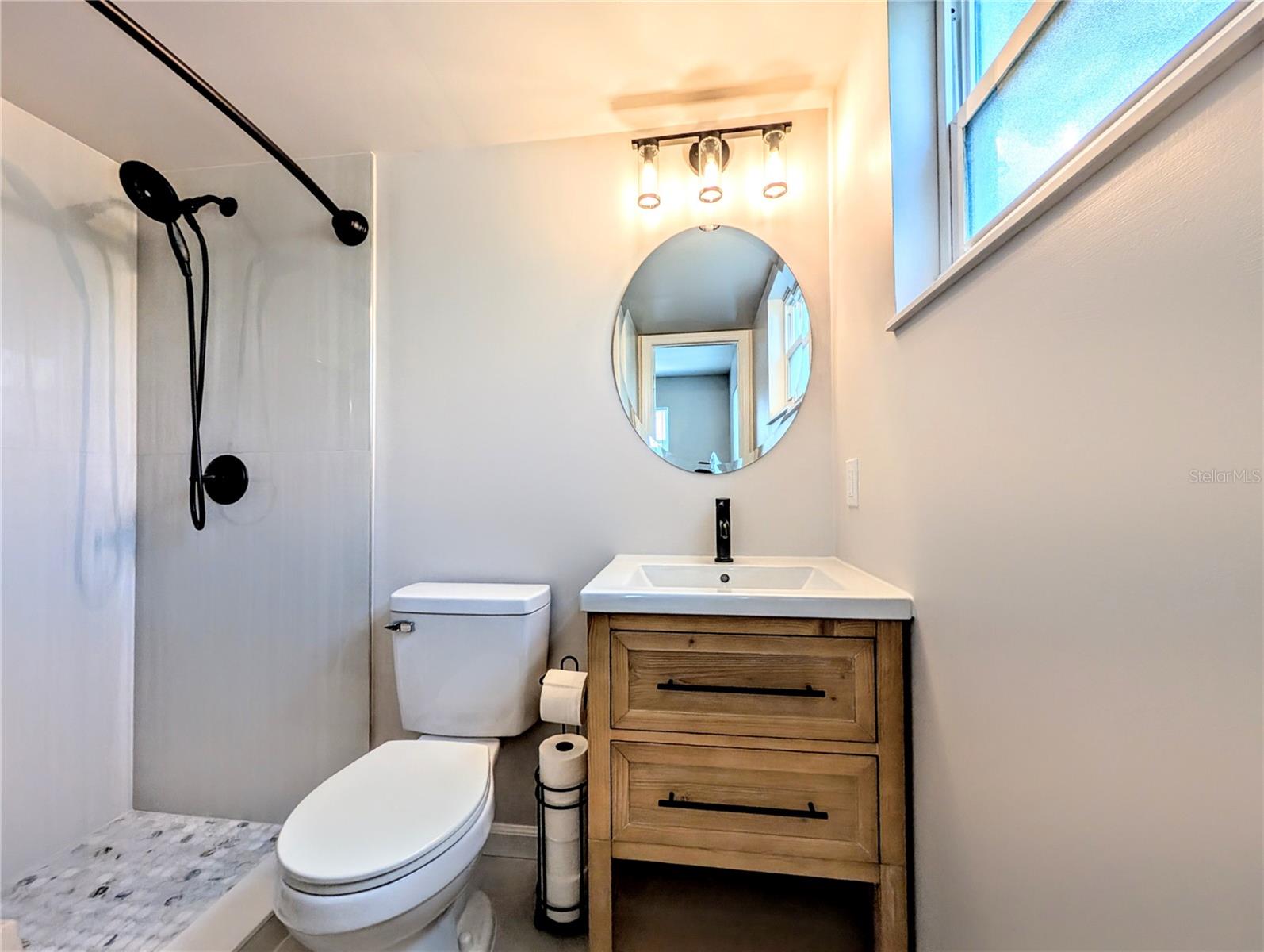 Image 18 of 37 For 1581 Leisure Drive M7