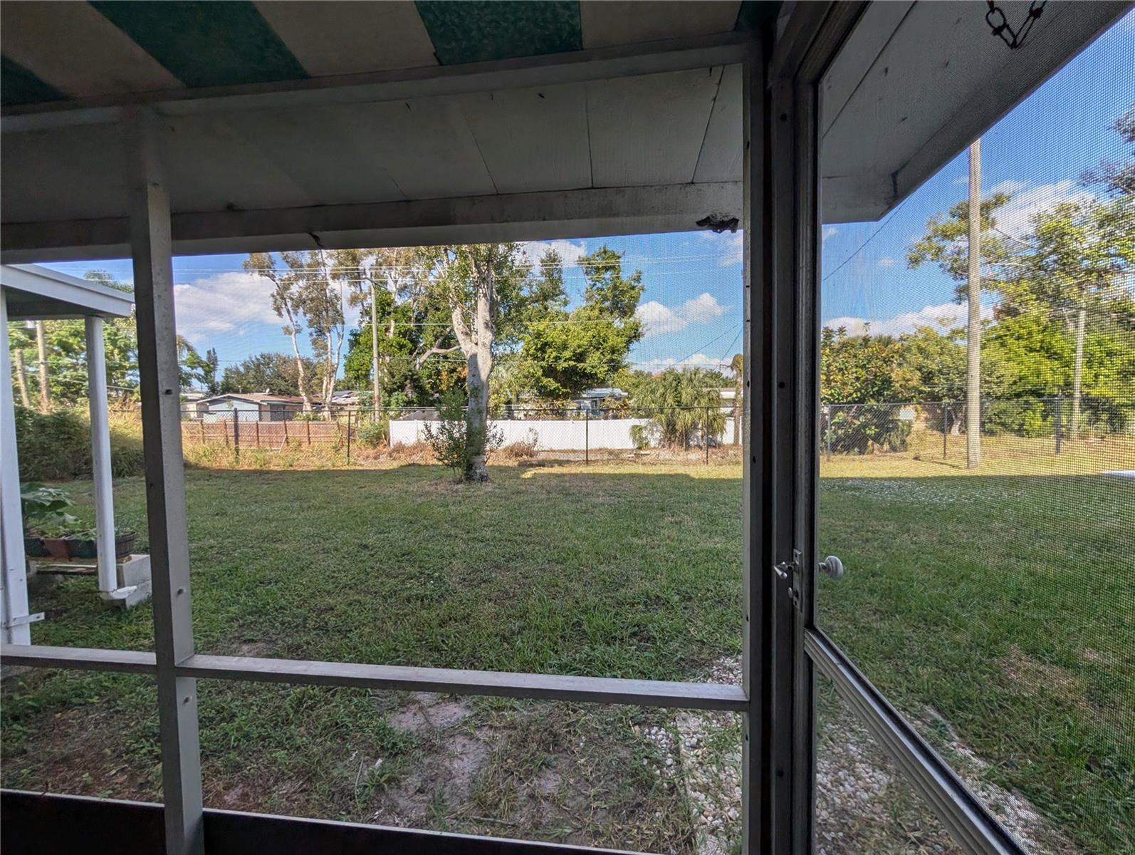 Image 35 of 37 For 1581 Leisure Drive M7