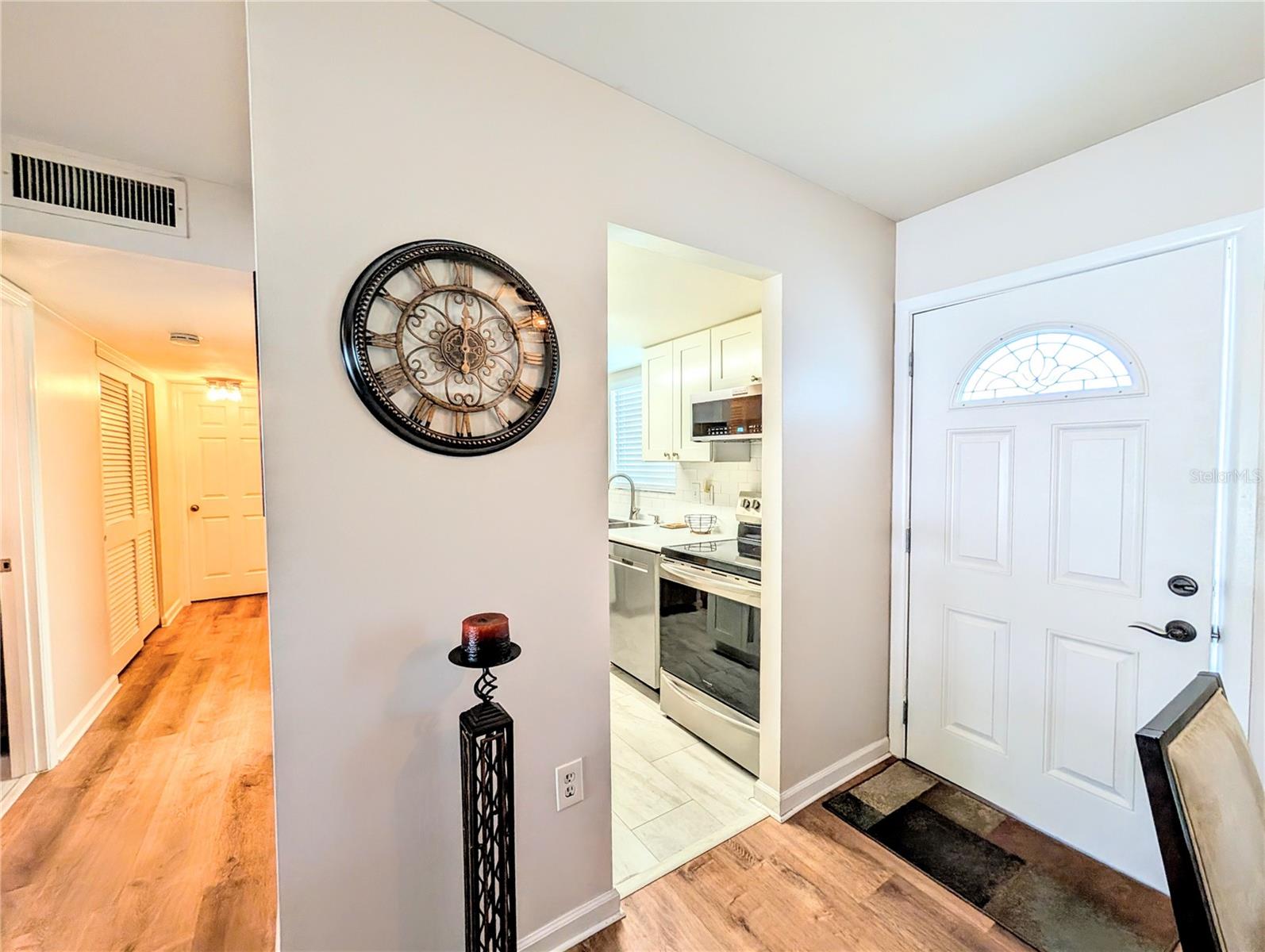 Image 7 of 37 For 1581 Leisure Drive M7