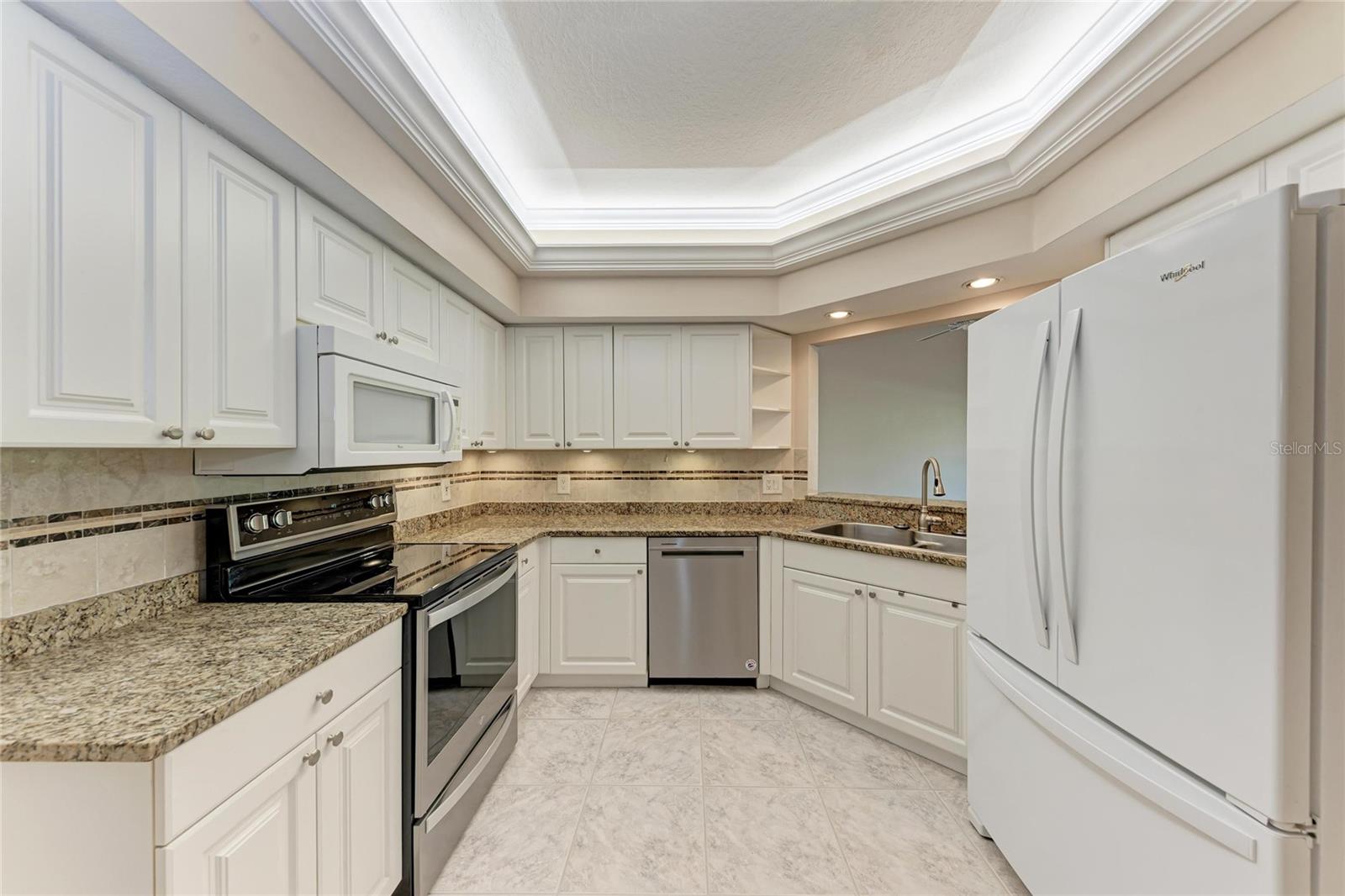 Image 8 of 57 For 6817 Fairview Terrace 24-101