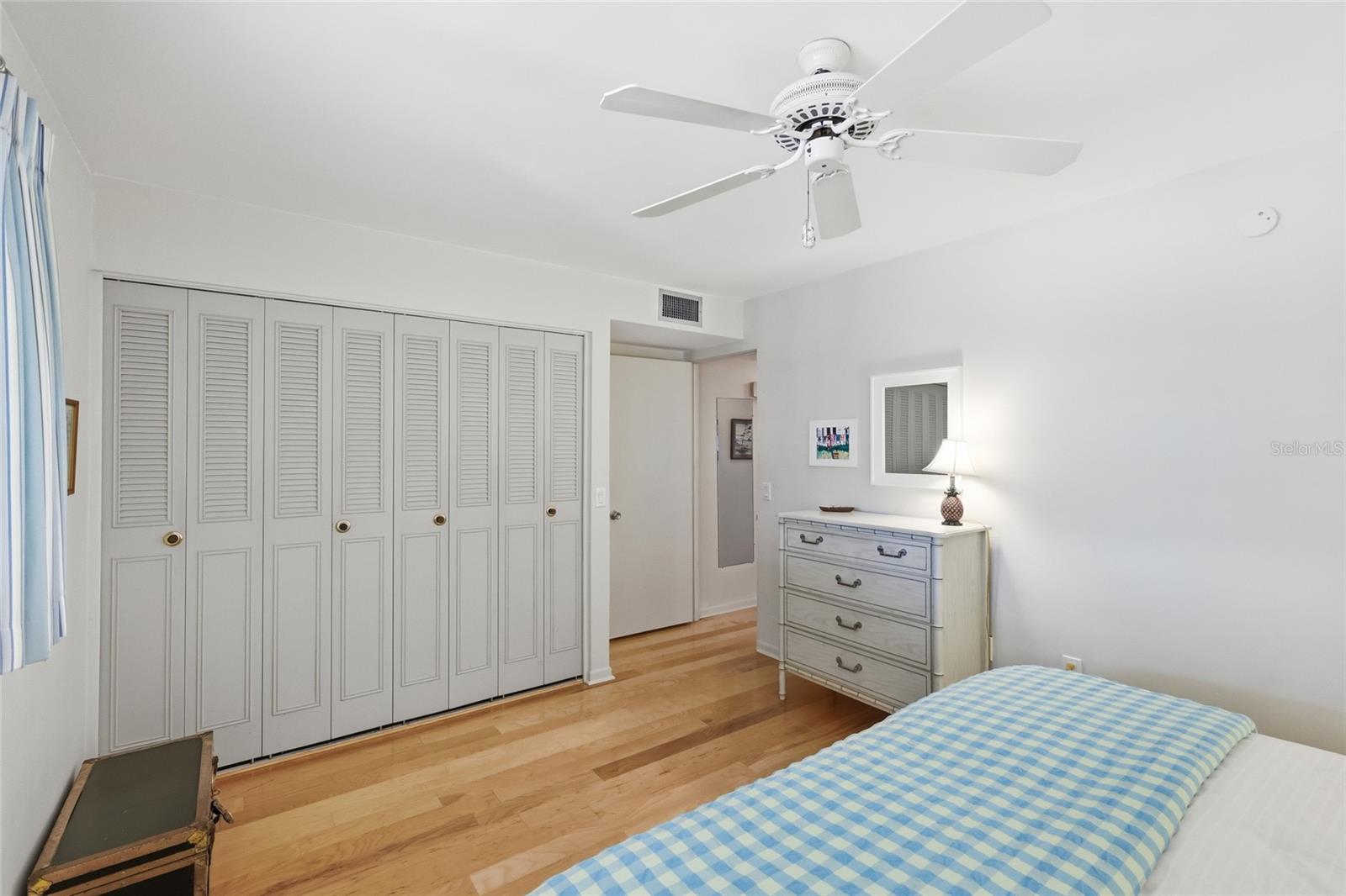 Image 18 of 37 For 6300 Flotilla Drive 72