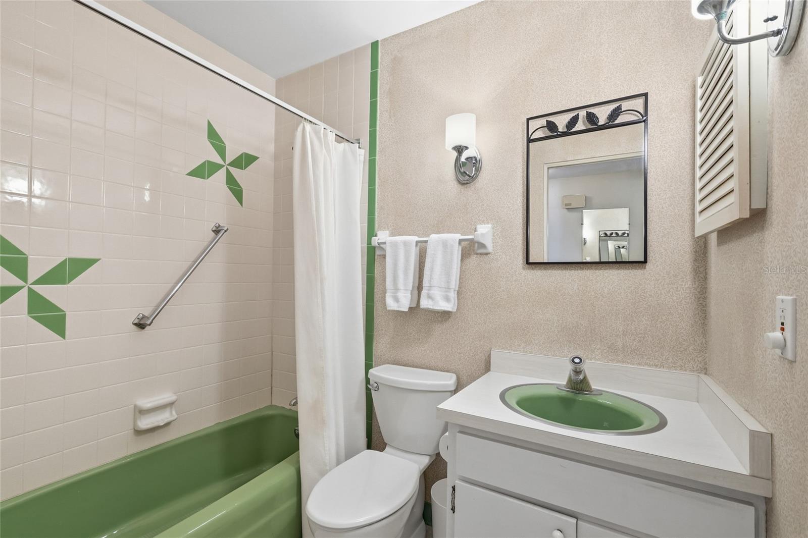 Image 19 of 37 For 6300 Flotilla Drive 72