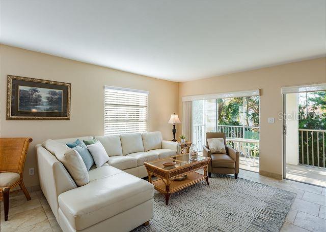 Image 10 of 39 For 5962 Midnight Pass Road 129