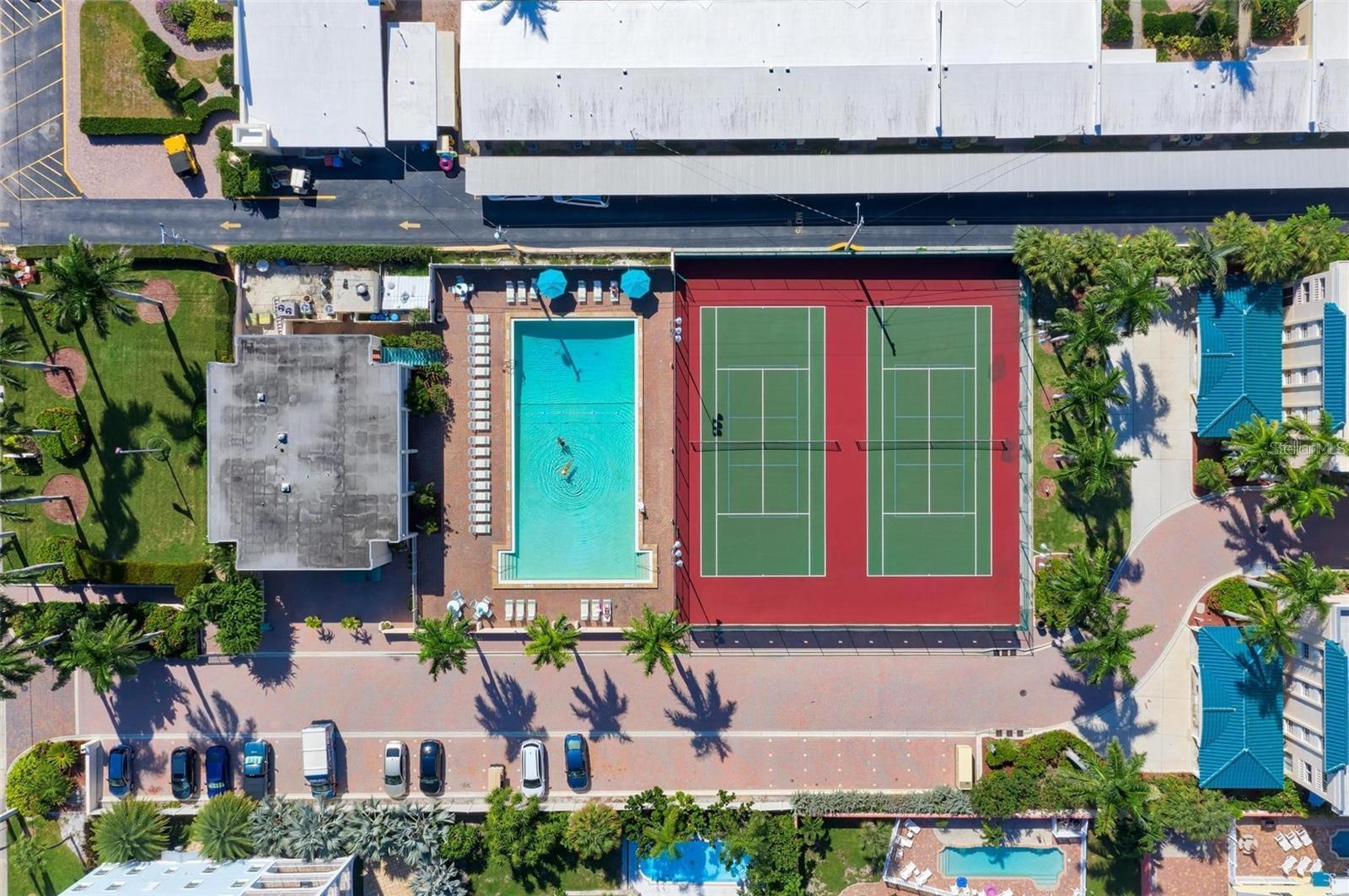 Image 29 of 39 For 5962 Midnight Pass Road 129