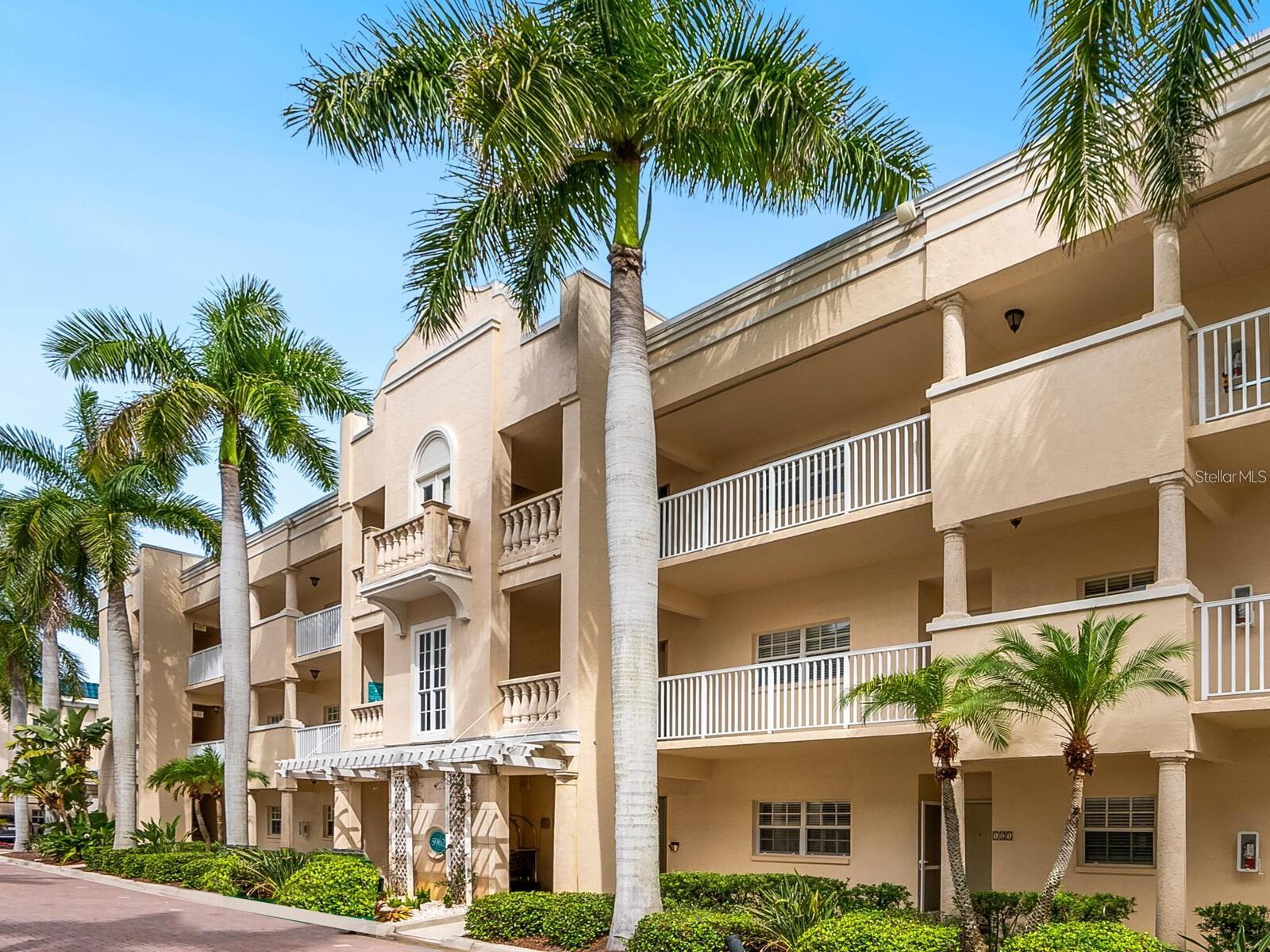 Image 3 of 39 For 5962 Midnight Pass Road 129