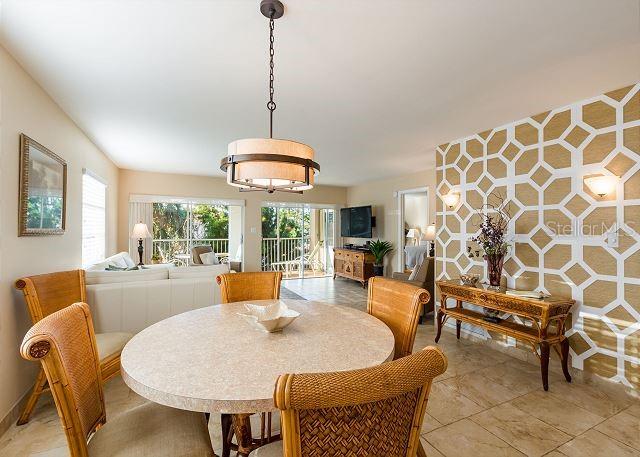 Image 7 of 39 For 5962 Midnight Pass Road 129