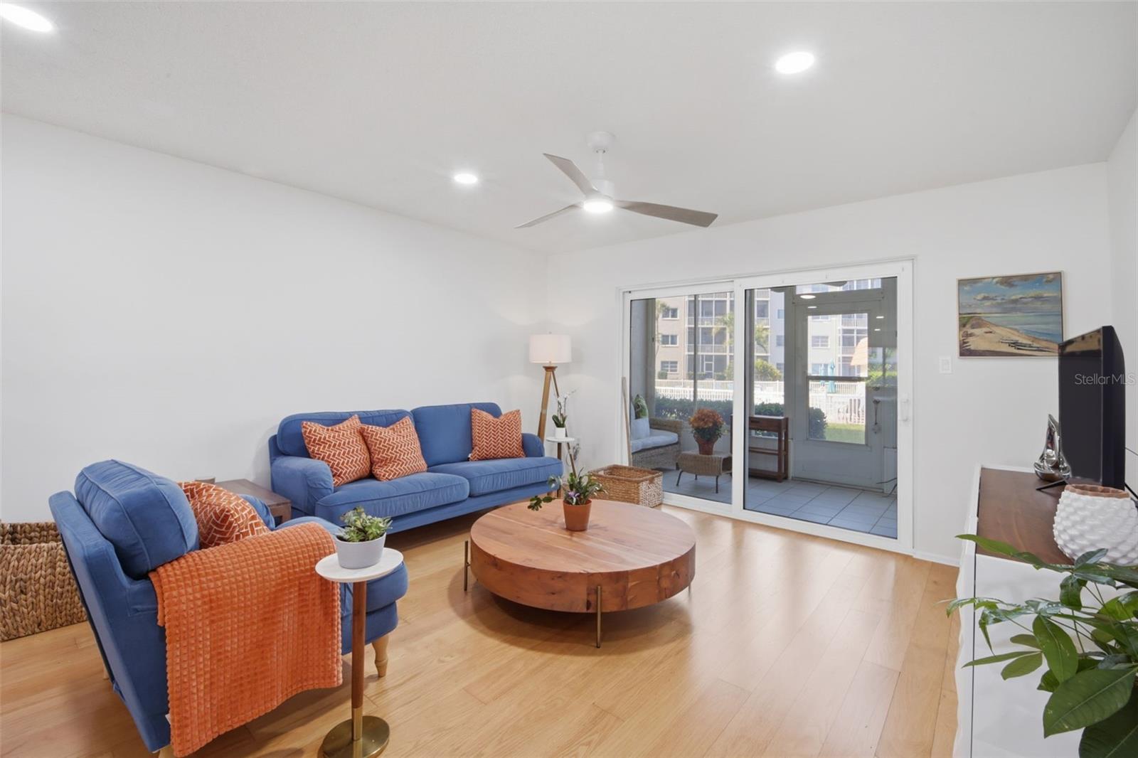 Image 14 of 49 For 1600 1st Avenue W 102a