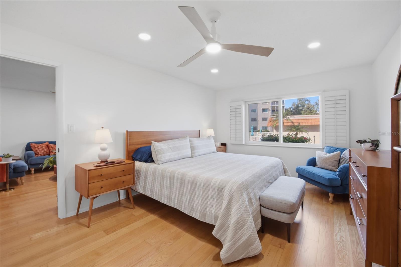 Image 26 of 49 For 1600 1st Avenue W 102a