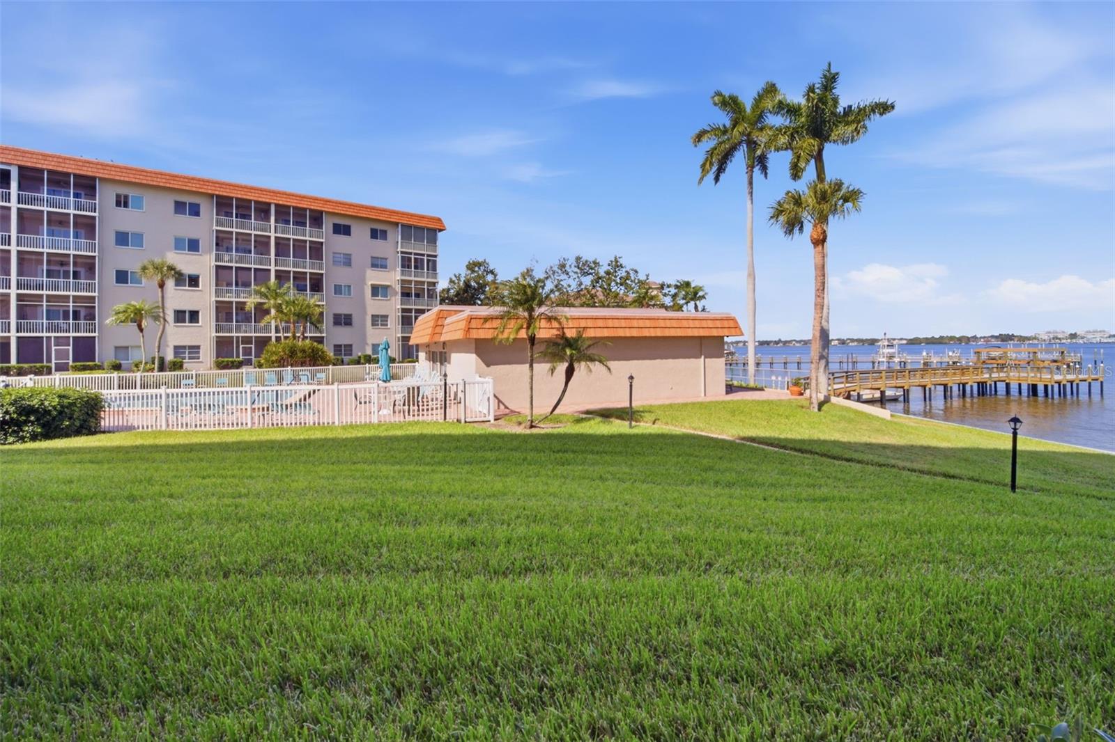 Image 35 of 49 For 1600 1st Avenue W 102a