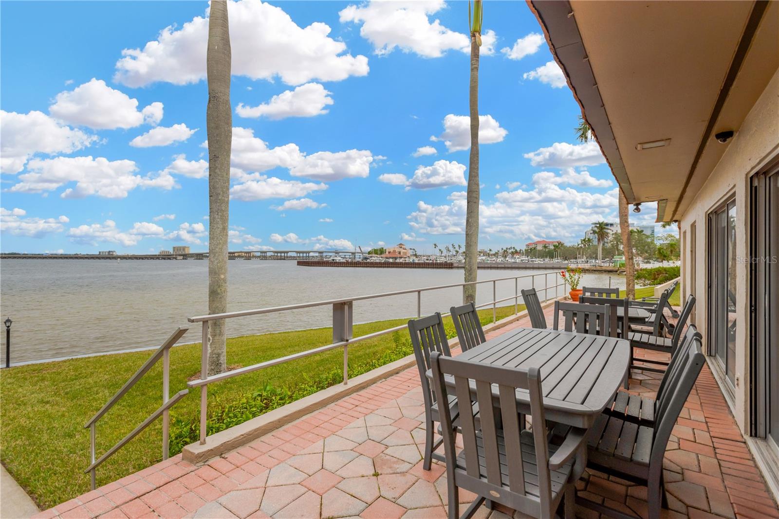 Image 39 of 49 For 1600 1st Avenue W 102a