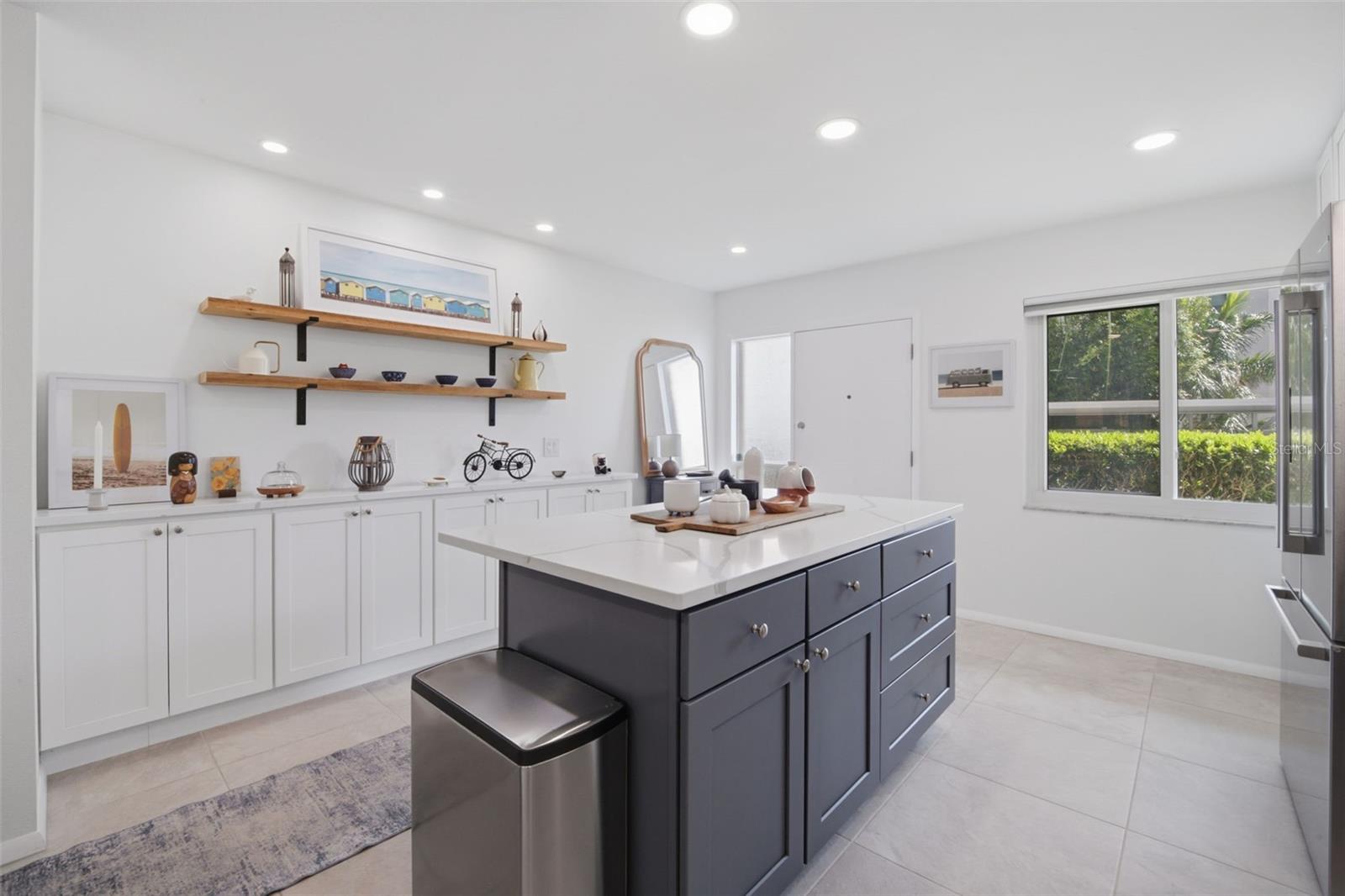 Image 6 of 49 For 1600 1st Avenue W 102a