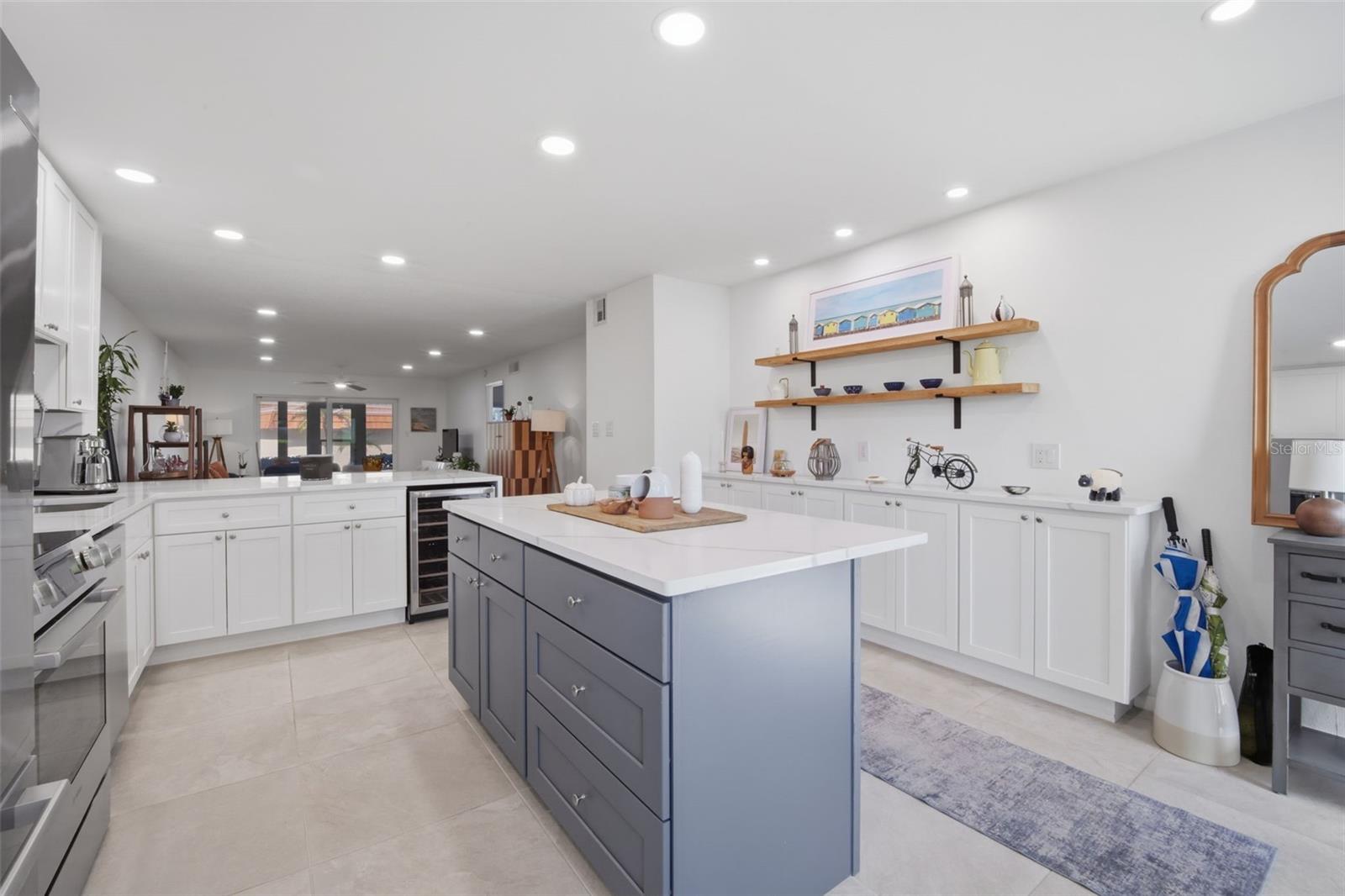 Image 9 of 49 For 1600 1st Avenue W 102a