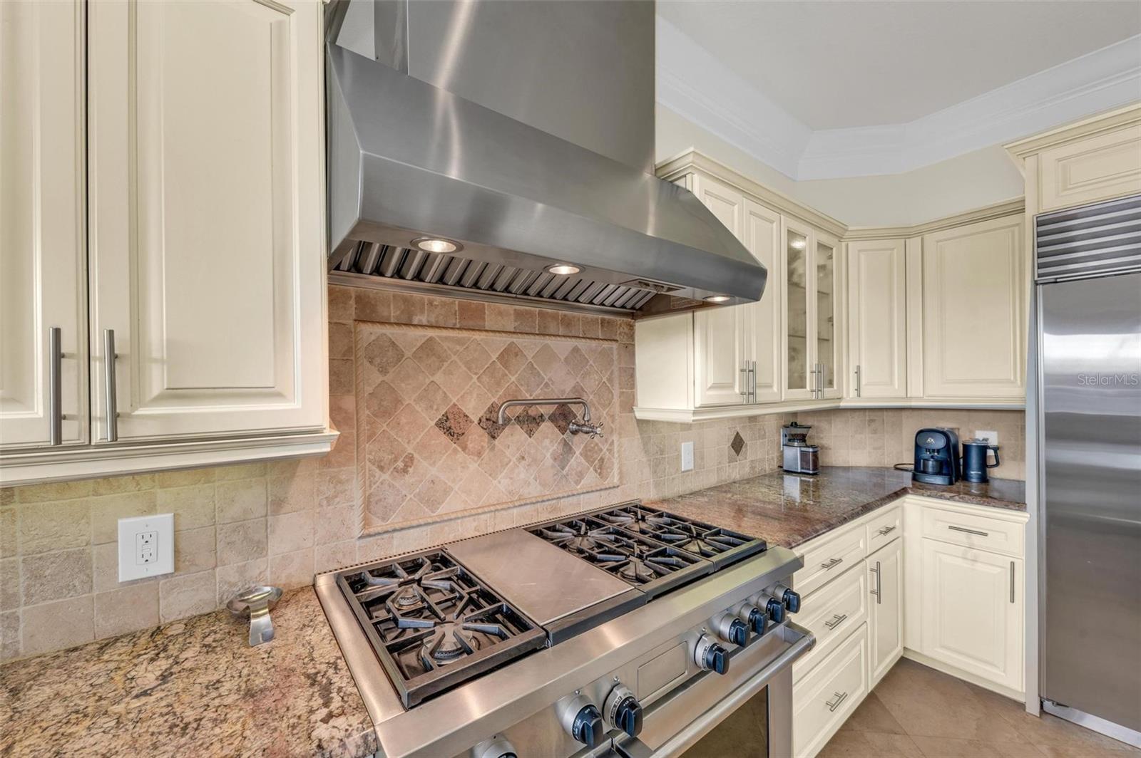 Image 13 of 79 For 550 Yardarm Lane