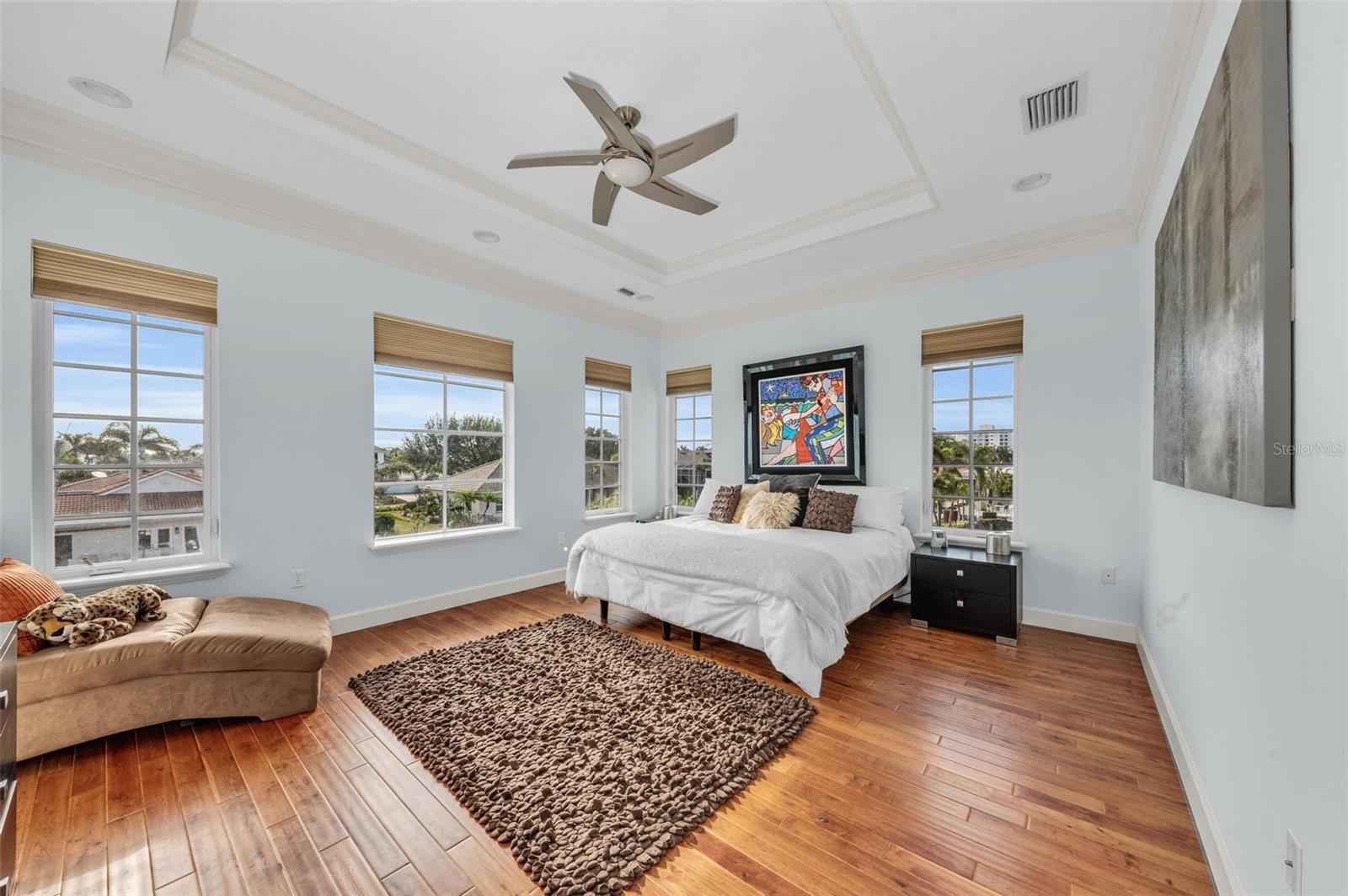 Image 36 of 79 For 550 Yardarm Lane