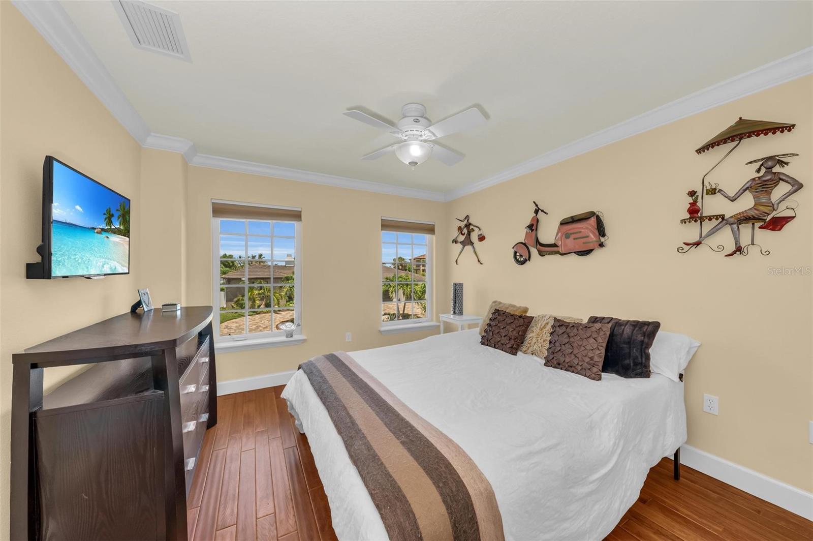 Image 55 of 79 For 550 Yardarm Lane