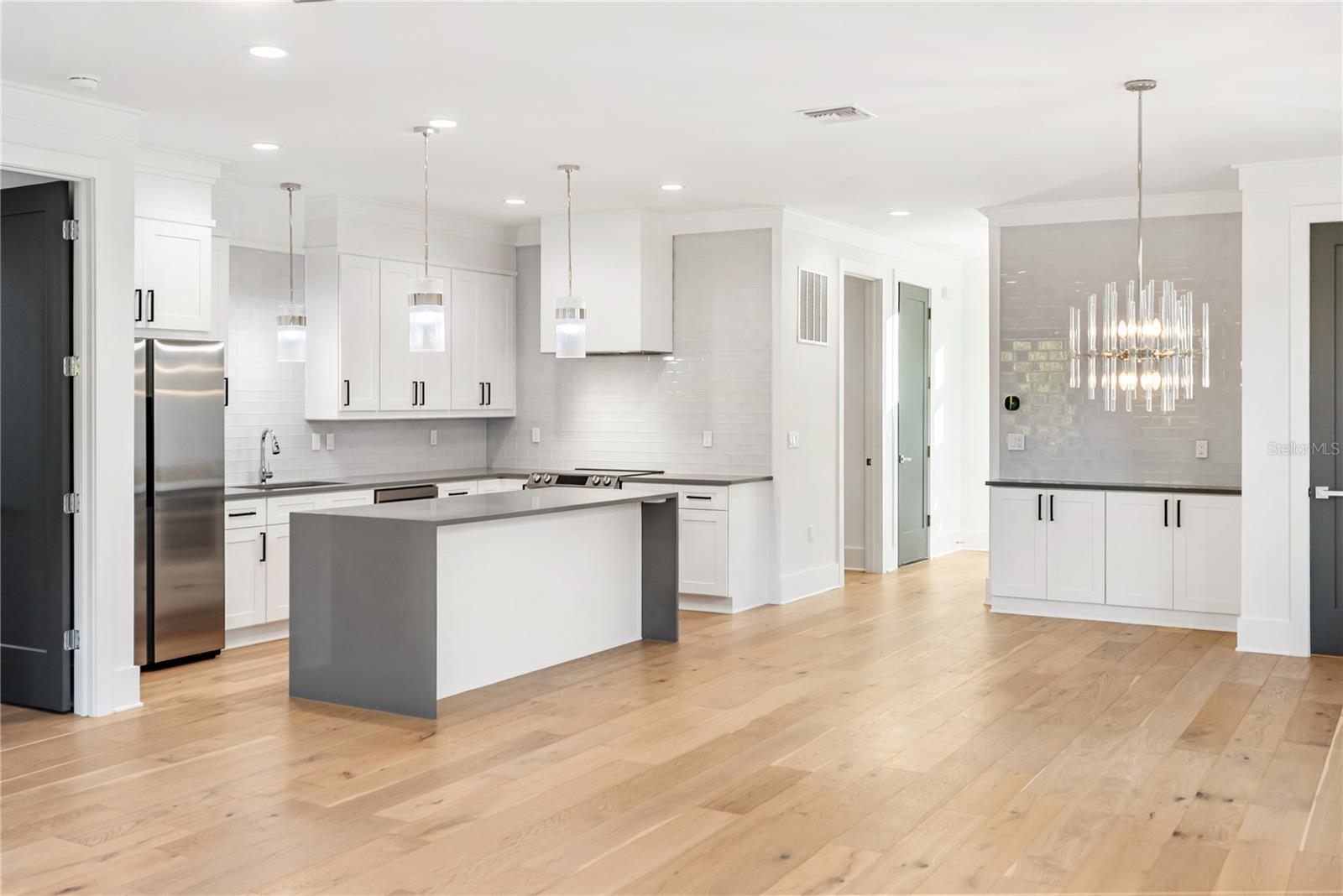 Image 63 of 81 For 2355 Bahia Vista Street