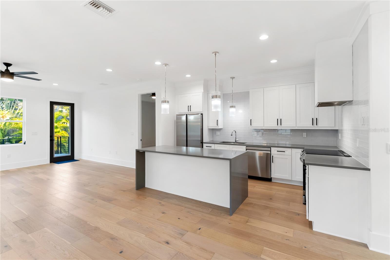 Image 70 of 81 For 2355 Bahia Vista Street