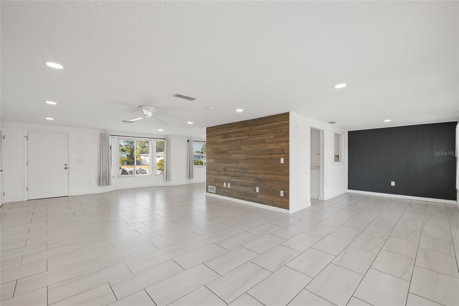 Image 11 of 31 For 2430 Post Road