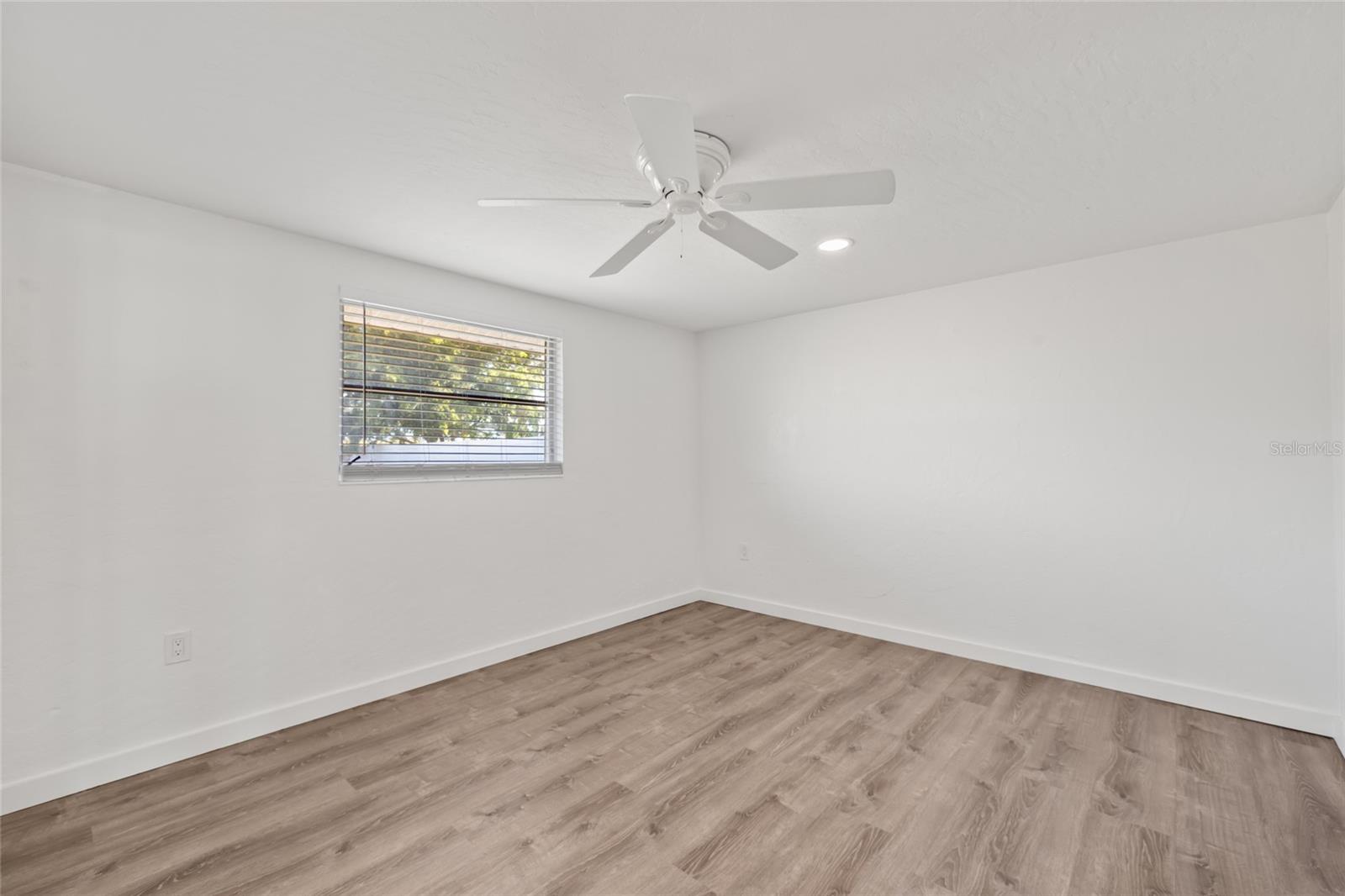 Image 13 of 31 For 2430 Post Road