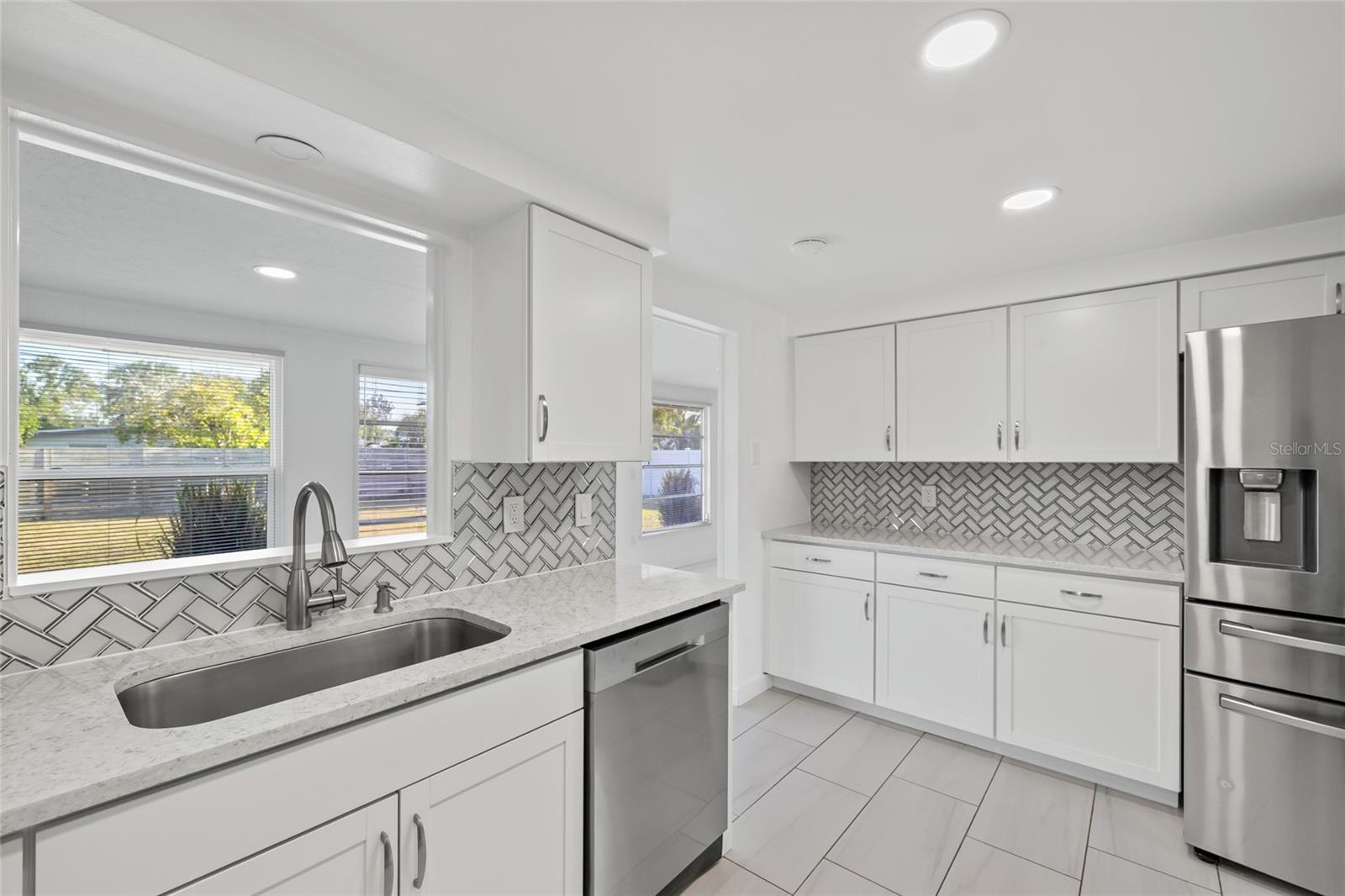 Image 18 of 31 For 2430 Post Road