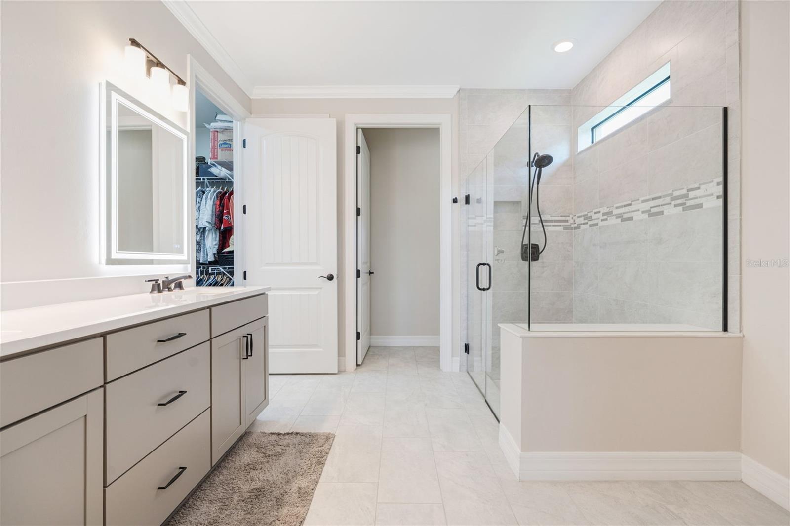 Image 21 of 52 For 13303 Rinella Street