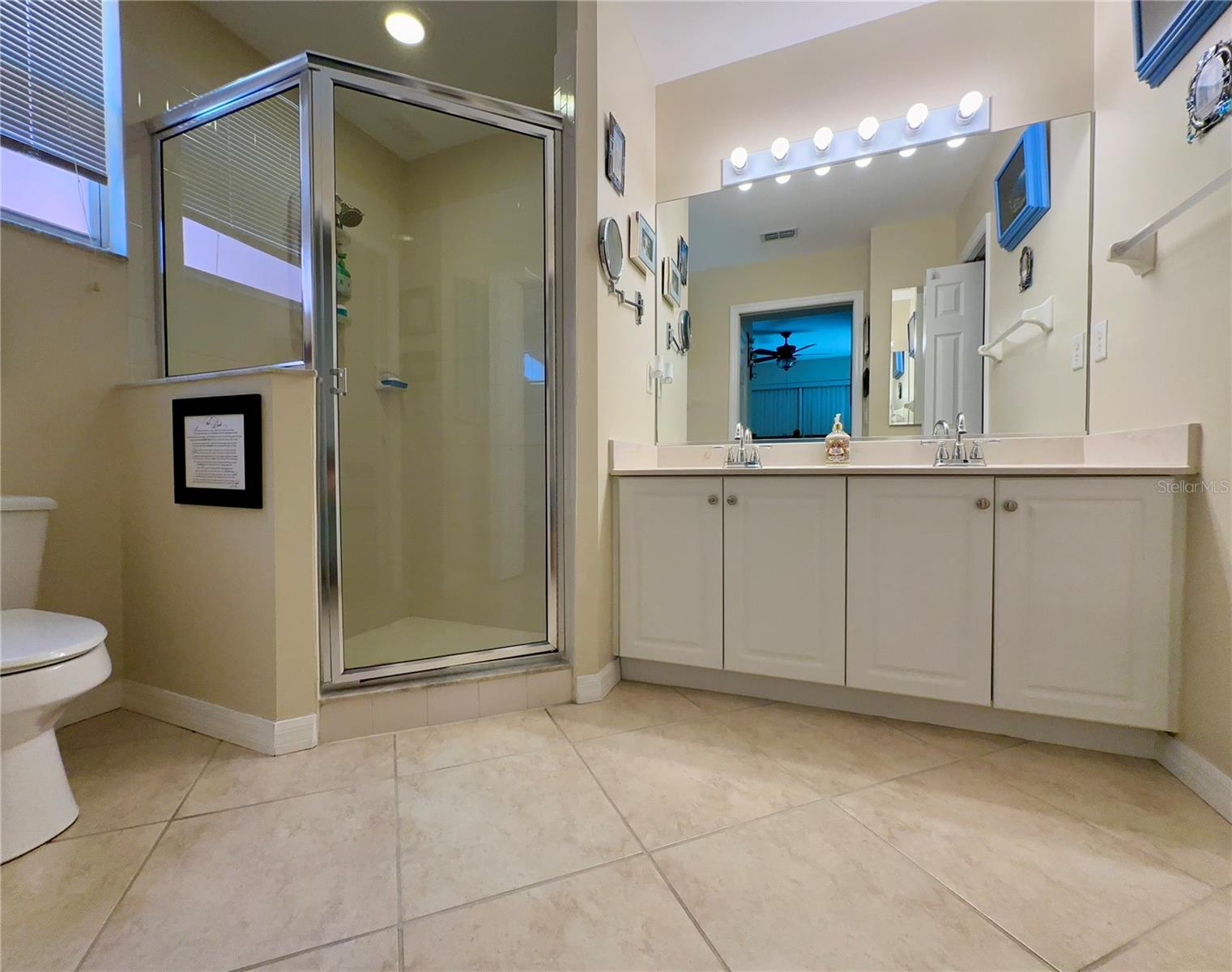 Image 13 of 43 For 2002 Bal Harbor Boulevard 912