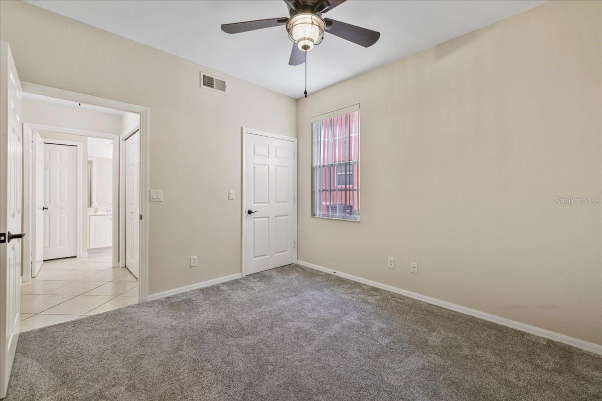 Image 17 of 43 For 2002 Bal Harbor Boulevard 912