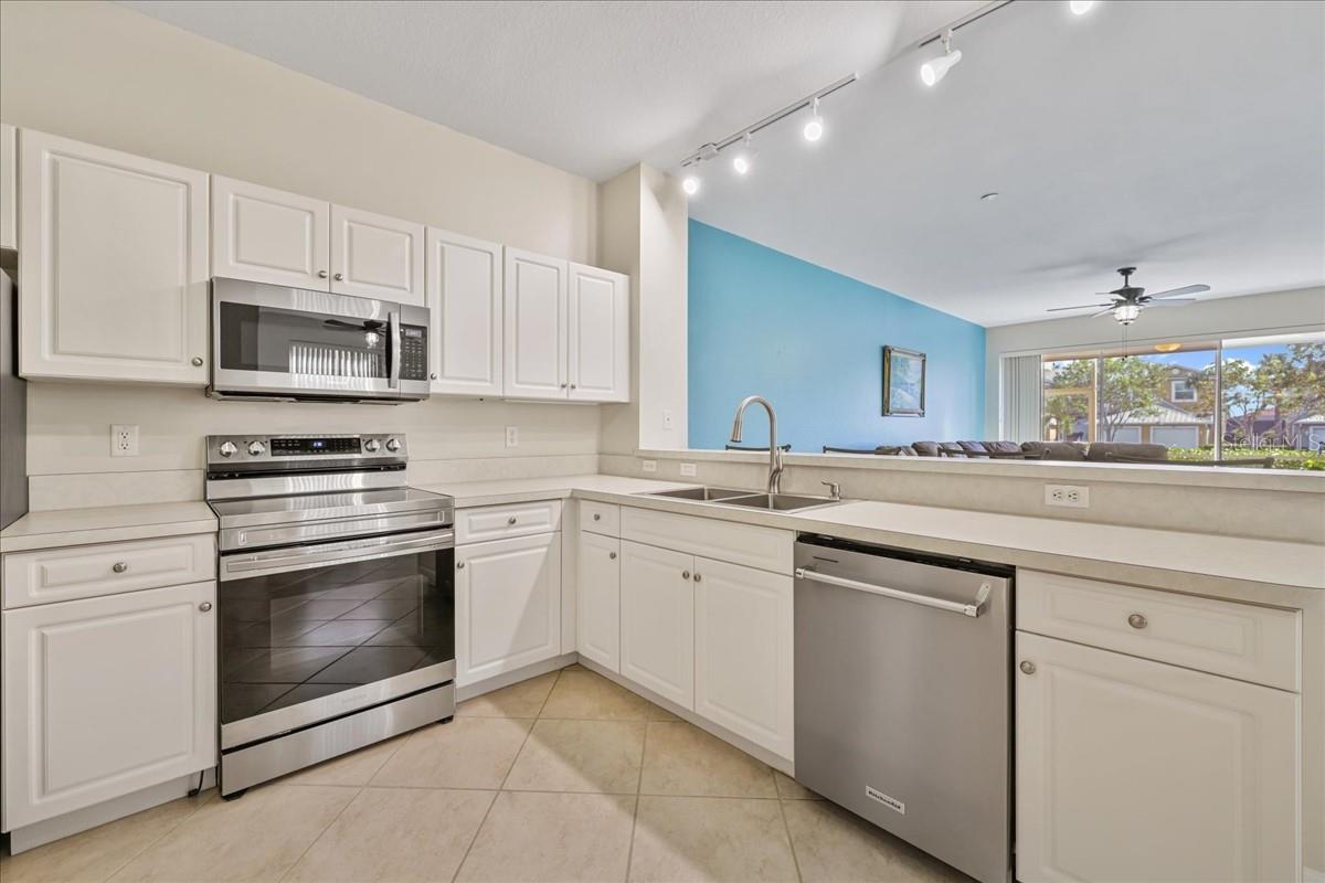 Image 26 of 43 For 2002 Bal Harbor Boulevard 912