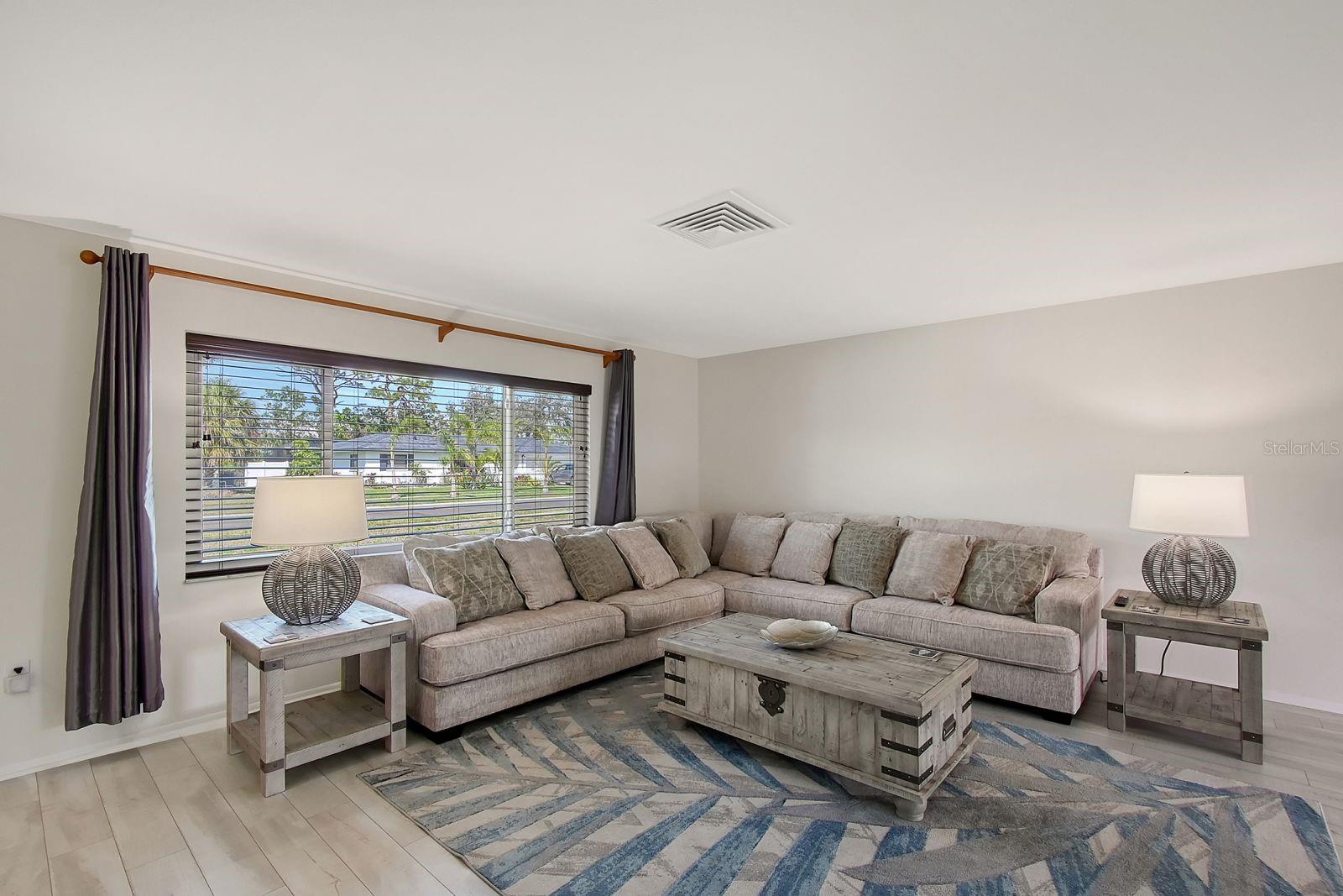 Image 7 of 49 For 2434 Carlisle Place